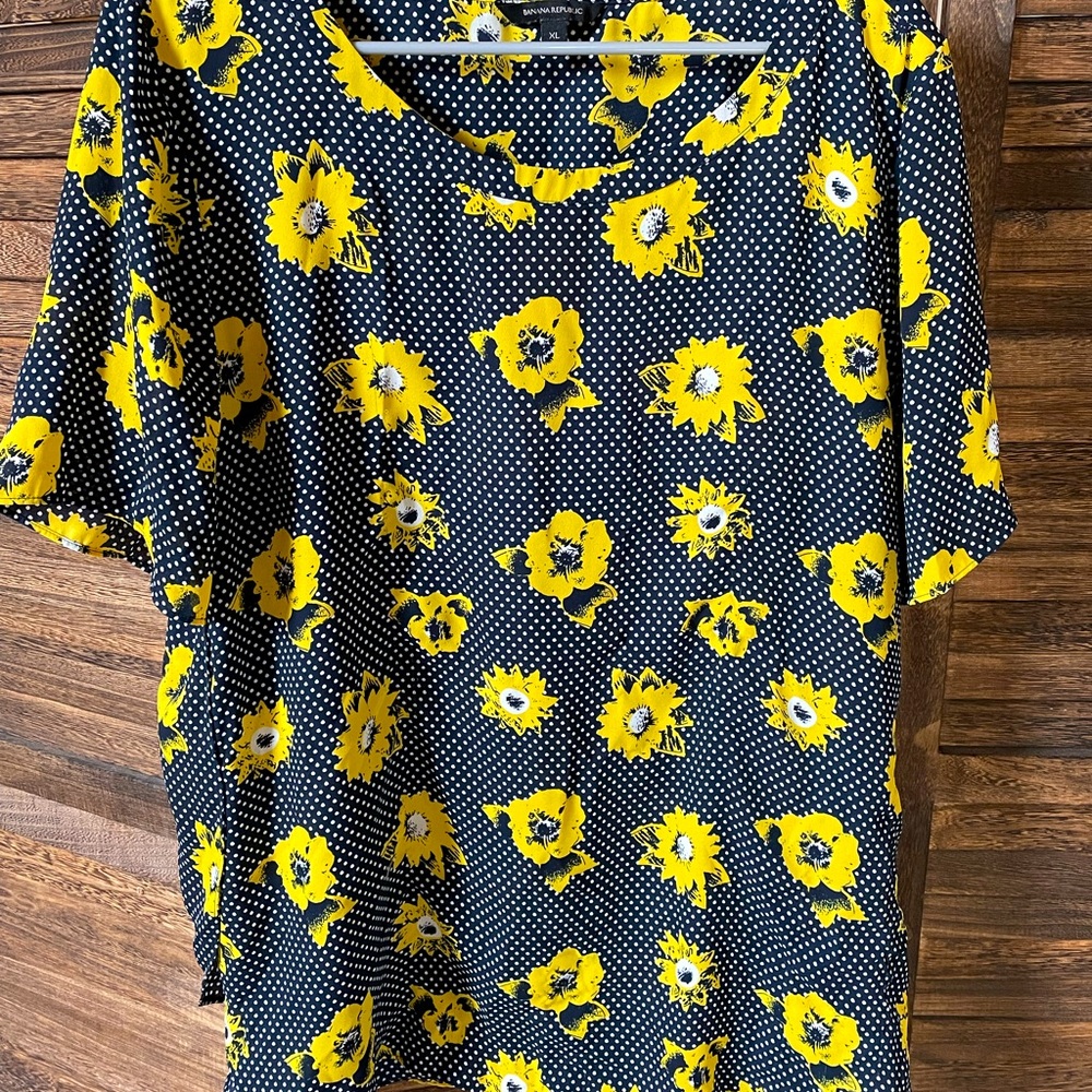 Bright tunic top great with Jeans in the fall.